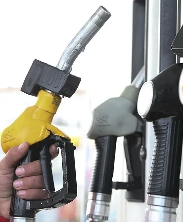 AKARYAKIT FİYATLARI SON DURUM 18 NİSAN: Benzine ve motorine zam veya indirim var mı? İstanbul, Ankara, İzmir akaryakıt fiyatları