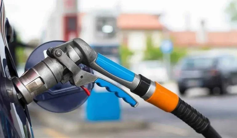 Motorin (mazot), benzin bugün ne kadar? Zam yada indirim var mı? 20 Nisan İstanbul, Ankara, İzmir akaryakıt fiyatları