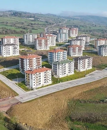 TOKİ konut fiyatları ne kadar olacak? 1+1 55 metrekare ile 2+1 65 ve 80 metrekare dairelerin fiyatlarını, aylık taksitlerin ise kaç liradan başlayacak?