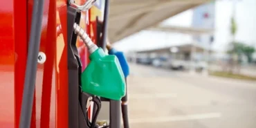 Motorin litre fiyatına dev indirim: Benzin ve motorin fiyatları ne kadar oldu, motorine indirim kaç lira? İşte 14 Nisan 2026 akaryakıt fiyatları