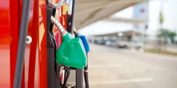 Motorin litre fiyatına dev indirim: Benzin ve motorin fiyatları ne kadar oldu, motorine indirim kaç lira? İşte 14 Nisan 2026 akaryakıt fiyatları