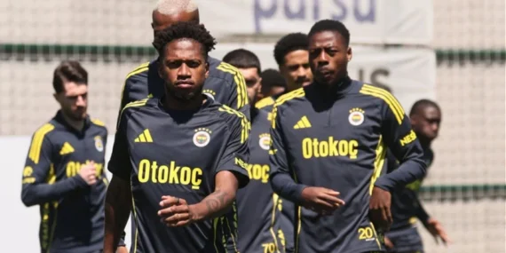 Fenerbahçe Başakşehir maçı hazırlıklarına Can Bartu Tesisleri'nde devam etti