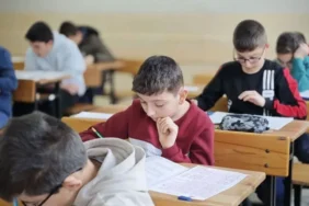 Okullar tatil mi, yarın okul var mı, 20 Nisan Pazartesi için Valiliklerden tatil açıklaması geldi mi?