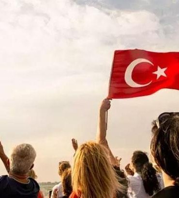 23 NİSAN RESMİ TATİL Mİ? 23 Nisan hangi güne denk geliyor? 22 Nisan yarım gün mü?