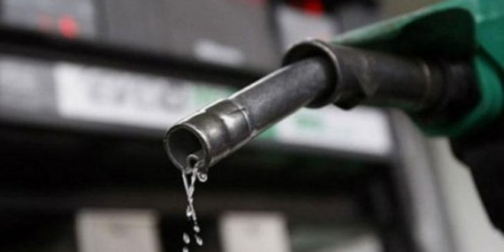 AKARYAKIT FİYATLARI 23 NİSAN 📍 Gece yarısı Motorine gelen indirimin ardından tabela güncellendi! Motorine kaç lira indirim yapıldı?