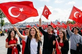 19 Mayıs Resmi Tatil mi, Hangi Güne Denk Geliyor? 19 Mayıs'ta Okullar ve İş Yerleri Kapalı mı?