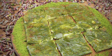 Çıtır Çıtır Hatay Katmer Tarifi: Kaymaklı ve toz fıstık dolgusuyla içi yumuşacık