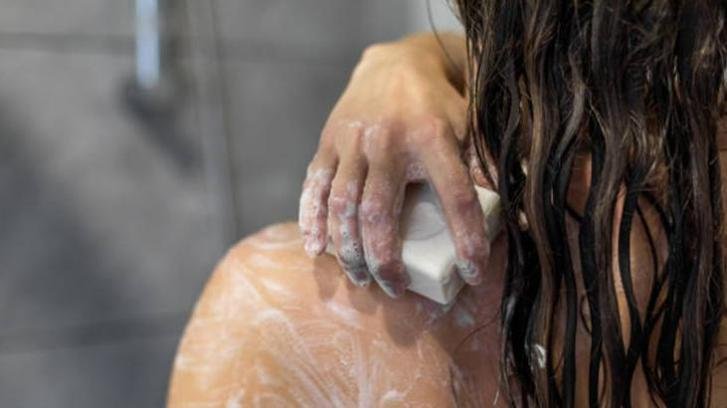 Katı Sabun Kullananlar Dikkat: Bilim Yıllardır Süren O Tartışmaya Son Noktayı Koydu!