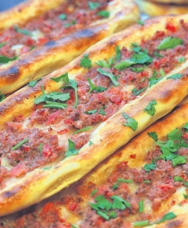 Güncellenen hileli gıda listesinde yok yok: Pide harcında at ve eşek eti çıktı