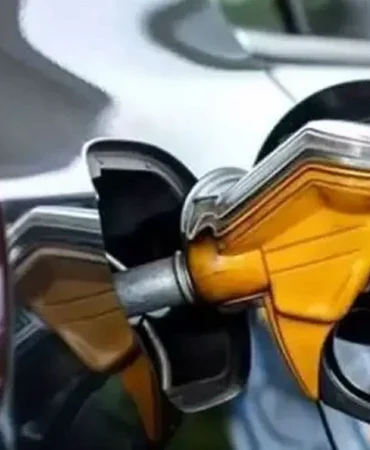 Motorine ve benzine indirim gelecek mi? 17 Nisan Cuma akaryakıt fiyatları