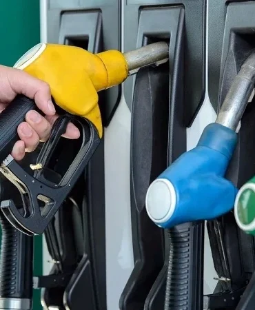 Araç sahipleri takipte: Benzin ve motorine indirim ya da zam var mı? 20 Nisan akaryakıt fiyatları son durum