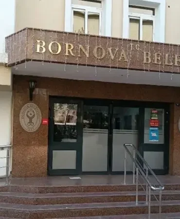 Bornova Belediyesi hangi partide, meclis üyesi dağılımı çoğunluk kimde?