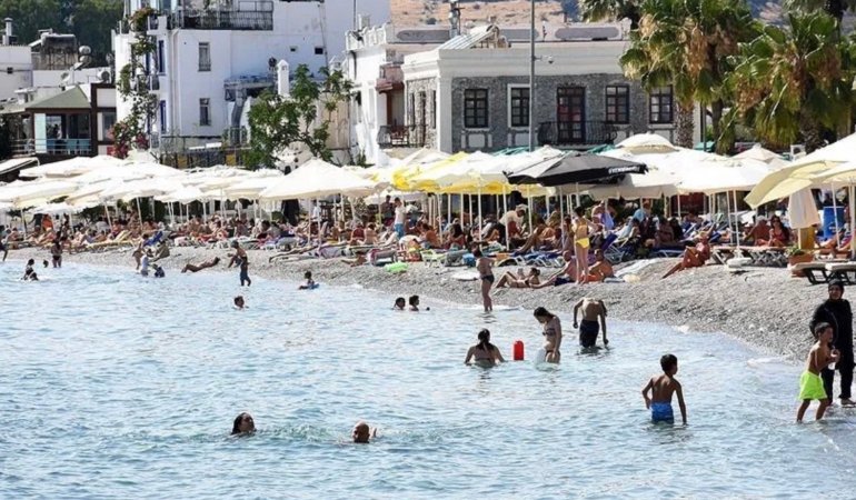 Bin liraya bilet, 12 bin liraya haftalık tatil: Marmaris ve Bodrum şimdiden doldu!