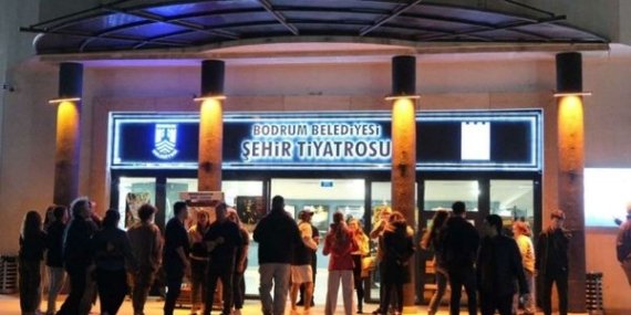 Bodrum Şehir Tiyatrosu sezonu ‘Cambazın Cenazesi’ ile kapattı