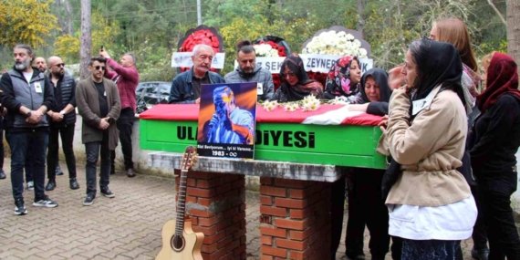 Müzisyen Rıza Tamer Şişman Akyaka'da toprağa verildi