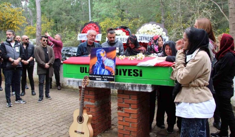 Müzisyen Rıza Tamer Şişman Akyaka'da toprağa verildi