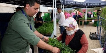 ‘Üreten Bodrum Buluşması’nda üreticilere fide dağıtıldı