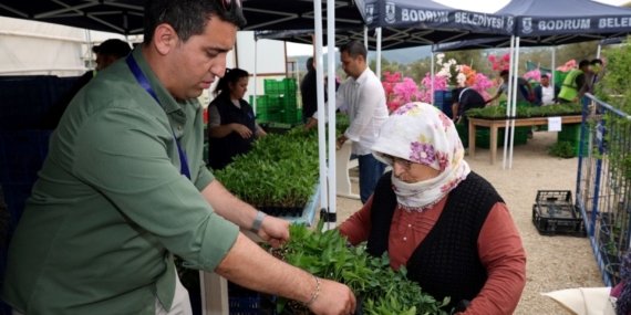 ‘Üreten Bodrum Buluşması’nda üreticilere fide dağıtıldı