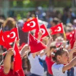 23 Nisan resmi tatil mi? 22 Nisan Çarşamba yarım gün mü? 2026 takvimi belli oldu