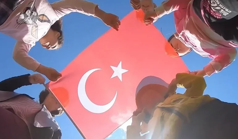 Yarın (23 Nisan Perşembe) okul var mı, tatil mi? 23 Nisan etkinlikleri yapılacak mı? MEB'den açıklama!