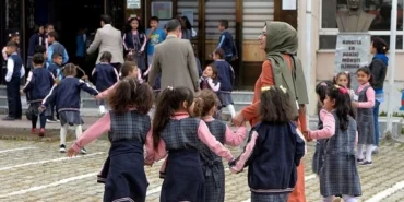 Veli Randevu Sistemi nedir? Okullara randevusuz giriş yasaklandı mı, veliler okula nasıl girecek? Yeni okul kuralları