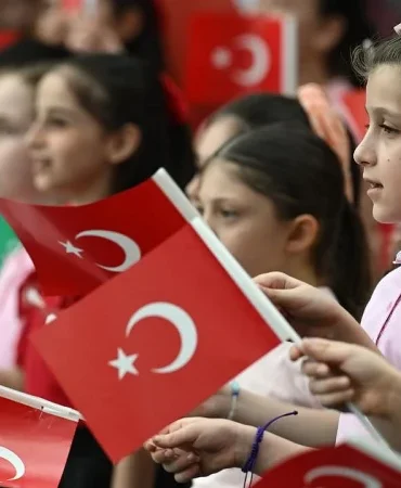 23 Nisan iptal mi, resmi tatil var mı? 23 Nisan etkinlikleri iptal mi olacak? Toplu taşıma detayları açıklandı!