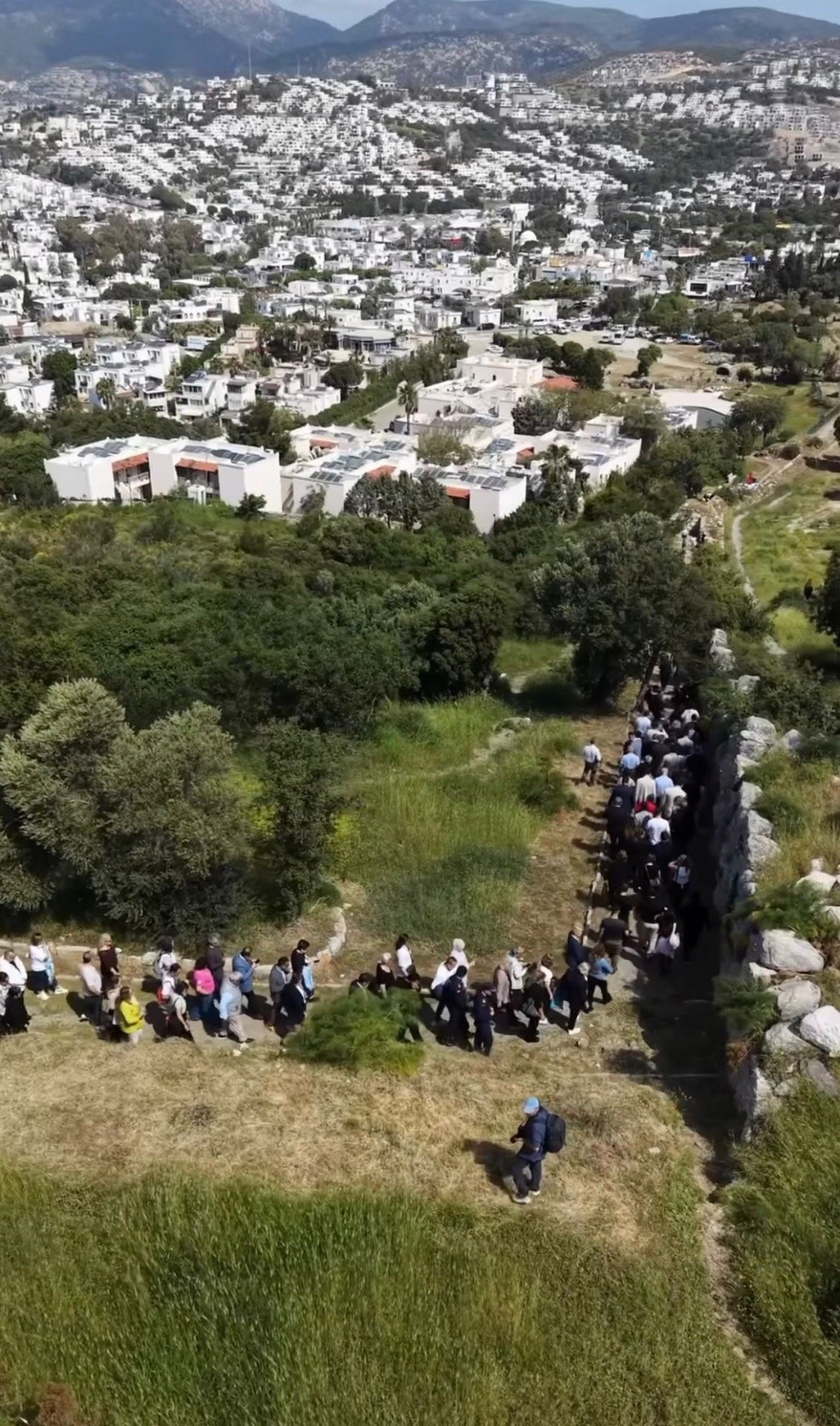 Akademia Vakfı’nın gün yüzüne çıkardığı Halikarnassos Surları’nda Turizm Haftası kutlandı