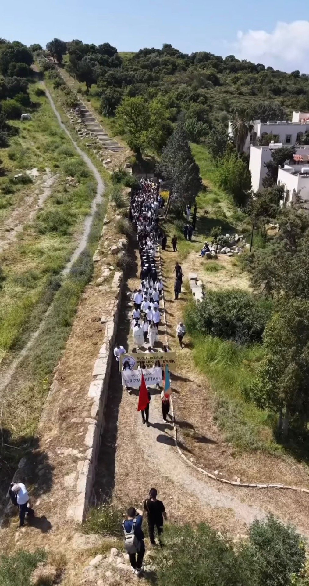 Akademia Vakfı’nın gün yüzüne çıkardığı Halikarnassos Surları’nda Turizm Haftası kutlandı
