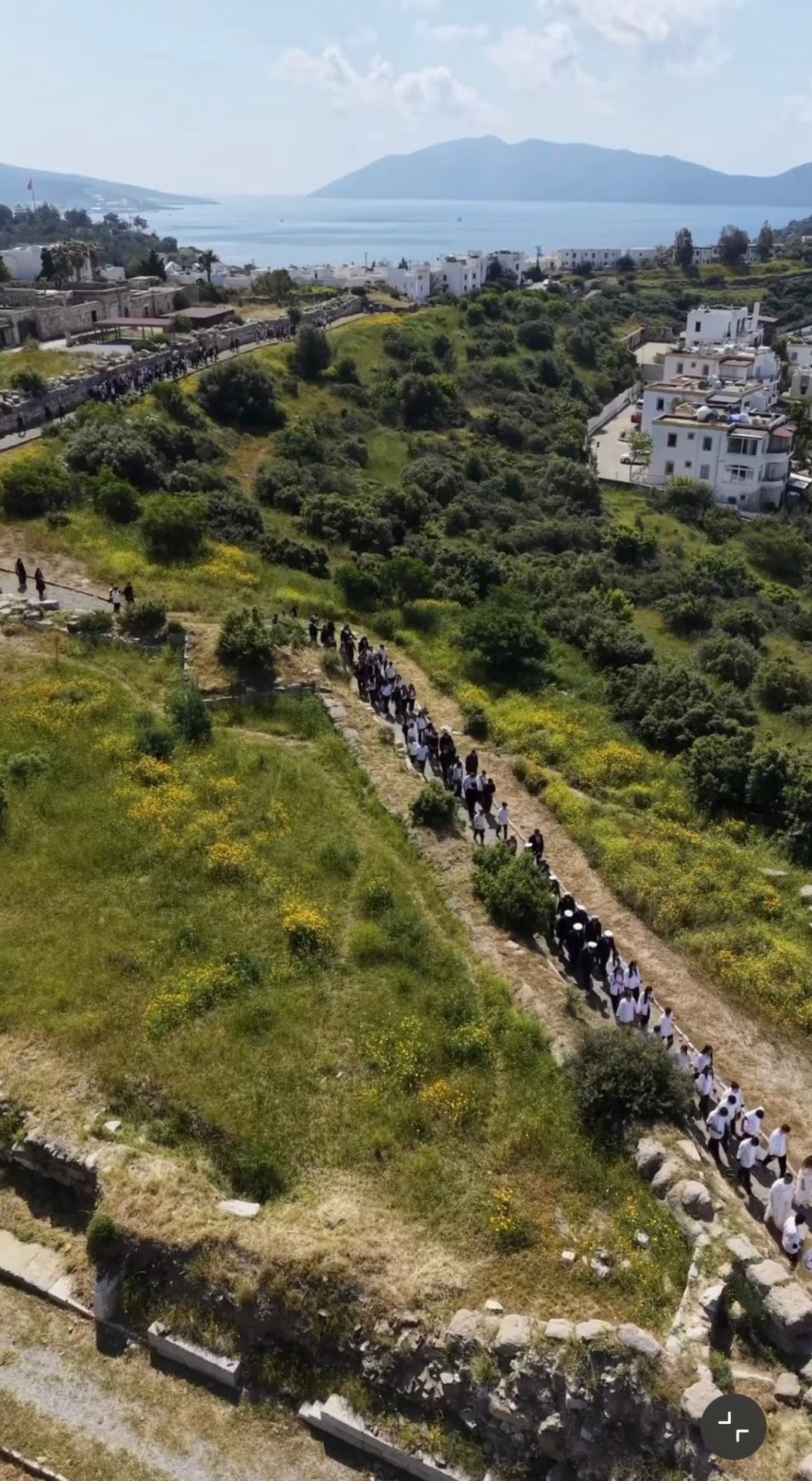 Akademia Vakfı’nın gün yüzüne çıkardığı Halikarnassos Surları’nda Turizm Haftası kutlandı