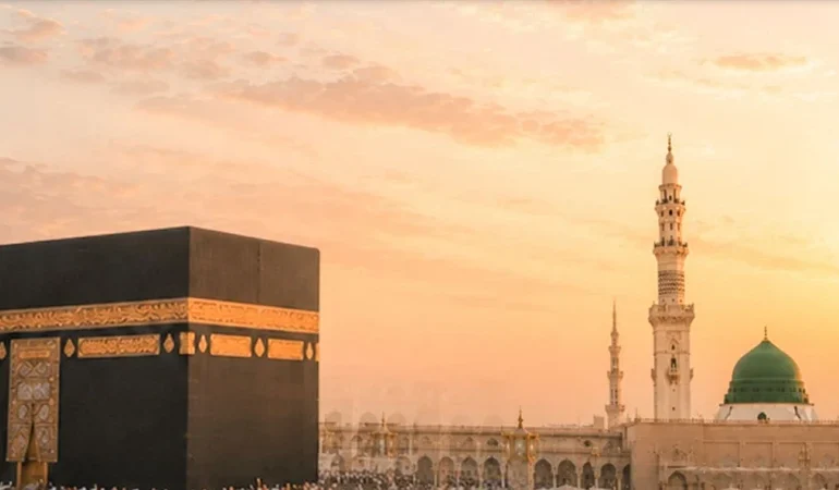Diyanet 2026-2027 umre başvuruları başladı: İşte 1. dönem 2, 3 ve 4 kişilik umre fiyatı kaç lira?