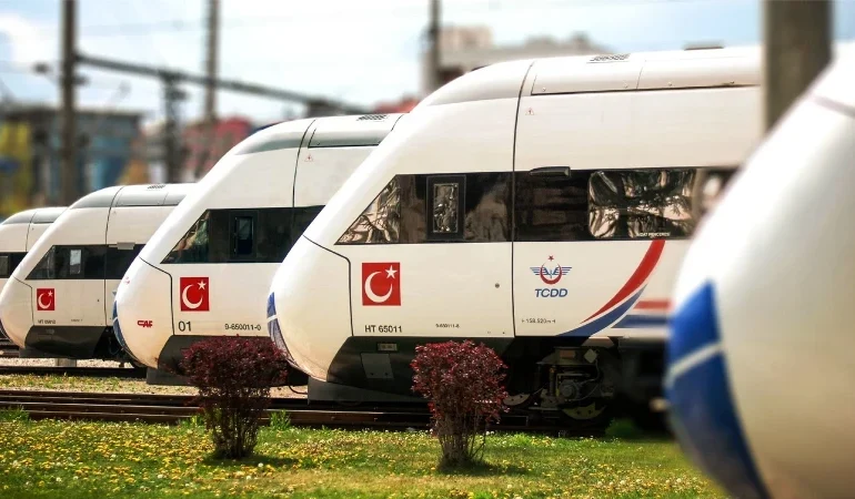 Trenlerde unutulan binlerce eşya açık artırmayla satılacak