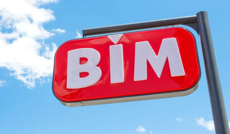 BİM 1-8 Mayıs Aktüel Ürünler Kataloğu! Şarjlı diş fırçası, Tezgah Altı Buzdolabı, QLed Televizyon...