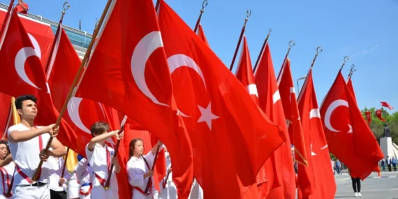 19 Mayıs’ta okullar tatil mi? Yarın okullar, noterler, devlet daireleri ve kargolar açık mı? İşte kapalı olacak tüm kurumlar