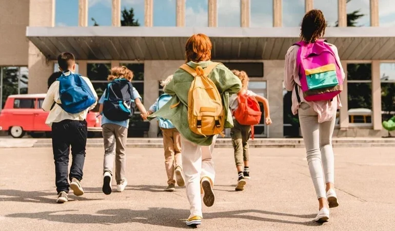 18 Mayıs Pazartesi okul var mı, yarım gün mü? 19 Mayıs 2026 tatil takvimi açıklandı