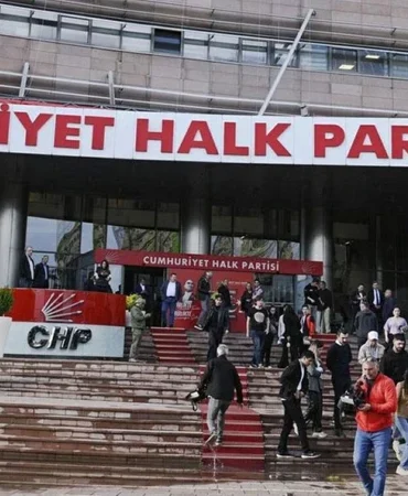 Kılıçdaroğlu CHP genel merkez binasına girdi mi?