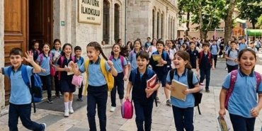 YAZ TATİLİ NE ZAMAN? OKULLAR NE ZAMAN KAPANACAK? 2026-2027 MEB akademik takvim belli oldu mu? İşte karnelerin verileceği tarih...