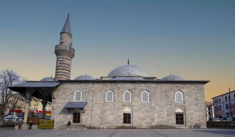 Erzurum’da bayram namazı saat kaçta? 27 Mayıs 2026 Erzurum Kurban Bayramı namaz vakti
