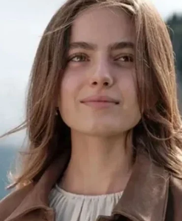 Taşacak Bu Deniz’in Eleni’si projeden çekildi: Yapım ekibi zor durumda kaldı! Ava Yaman tazminat ödeyecek