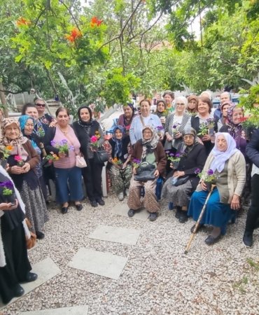 Baba Dostları Derneği, Anneleri Unutmadı
