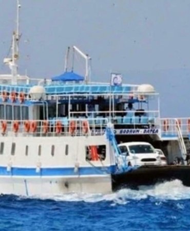 Bodrum’da feribota kuvvetli rüzgar engeli