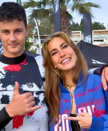 Çağla Şikel’den Bodrum’daki yarışlarda oğluna tam destek