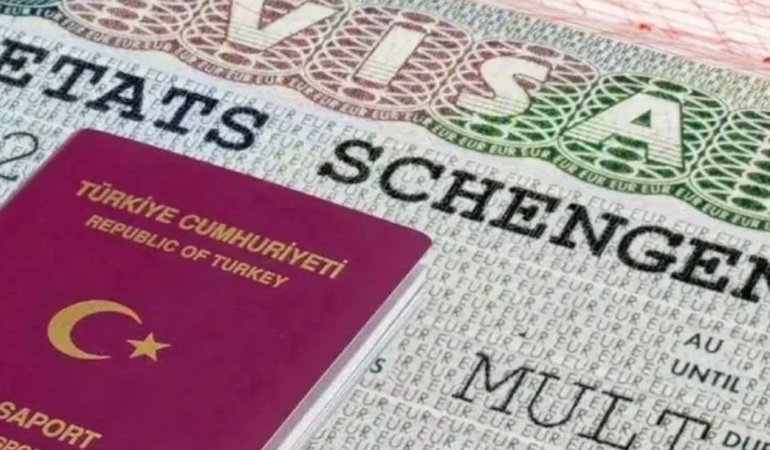 Schengen krizi derinleşiyor: Randevular botlarla bloke ediliyor; 1000 Euro'ya çıkan fiyatlara satılıyor!