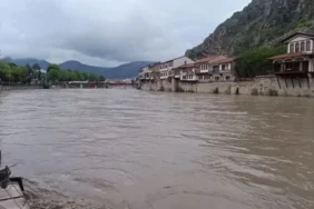 Amasya Taşova'da yarın okullar tatil mi? Valilikten son dakika açıklaması geldi