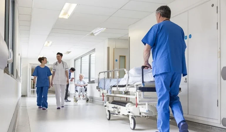 25 Mayıs Pazartesi hastaneler açık mı? Sağlık ocakları çalışıyor mu? Sağlık hizmetleri mesai bilgileri