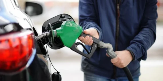 Petrol 100 doları aştı: Benzine zam var mı, motorine indirim devam edecek mi? 10 Mayıs akaryakıt fiyatları