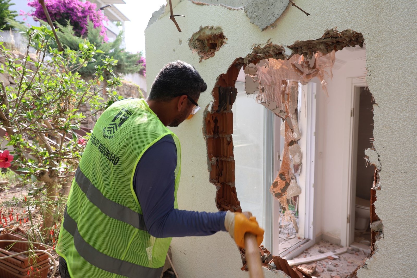Bodrum’da kaçak yapılar yıkılıyor 