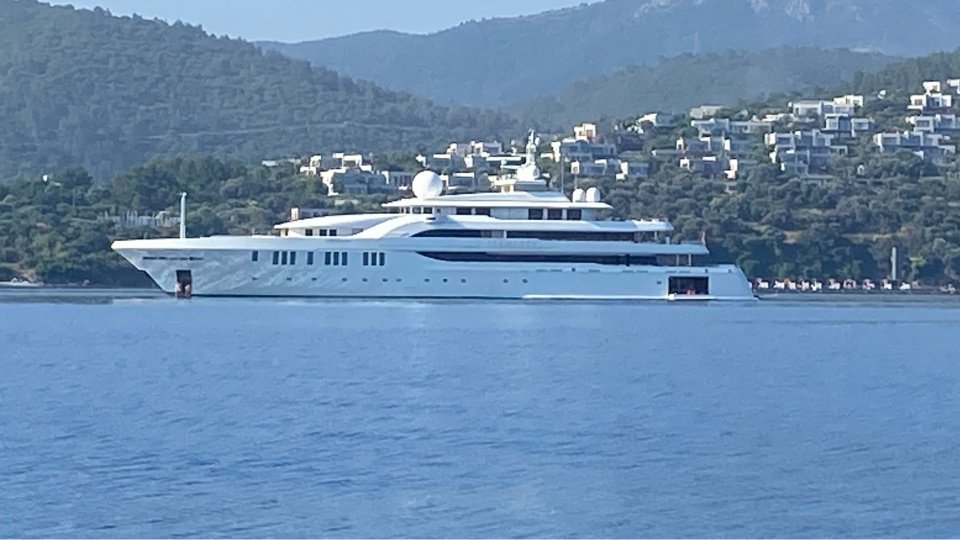 Mega yatlar Bodrum'a demir attı
