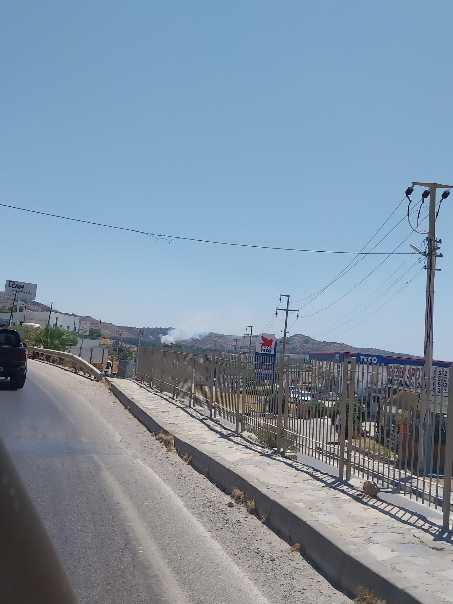Ortakent’te Atık Depolama Alanında Yangın Paniği: Yoğun Duman Bodrum’un Birçok Noktasından Görüldü