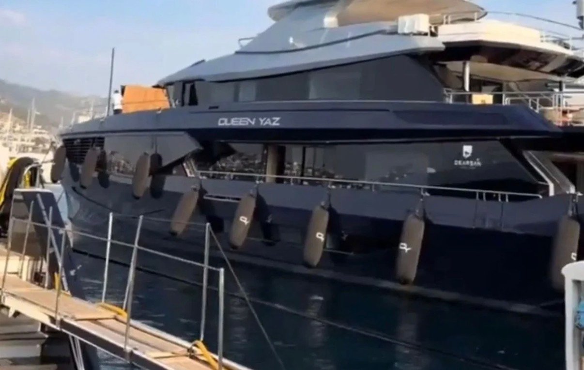 Aziz Yıldırım'ın 2 milyar TL'lik dev yatı Bodrum'da görüntülendi